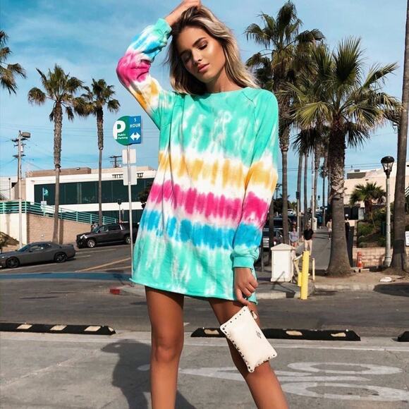 A069◾ Lovers + Friends Tie Dye Crewneck Sweatshirt Tunic - Picture 2 of 5